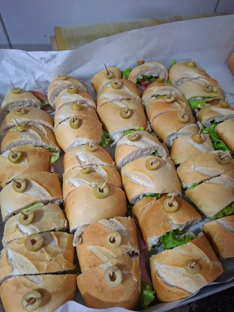 Bandeja de sanduíches para evento